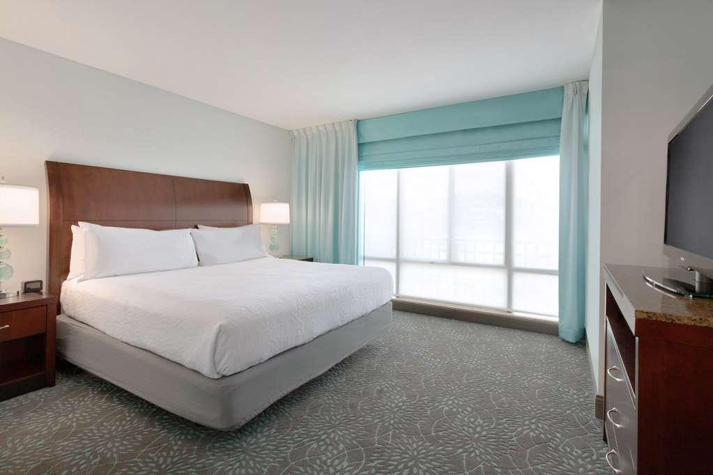 Hilton Garden Inn Устър Стая снимка