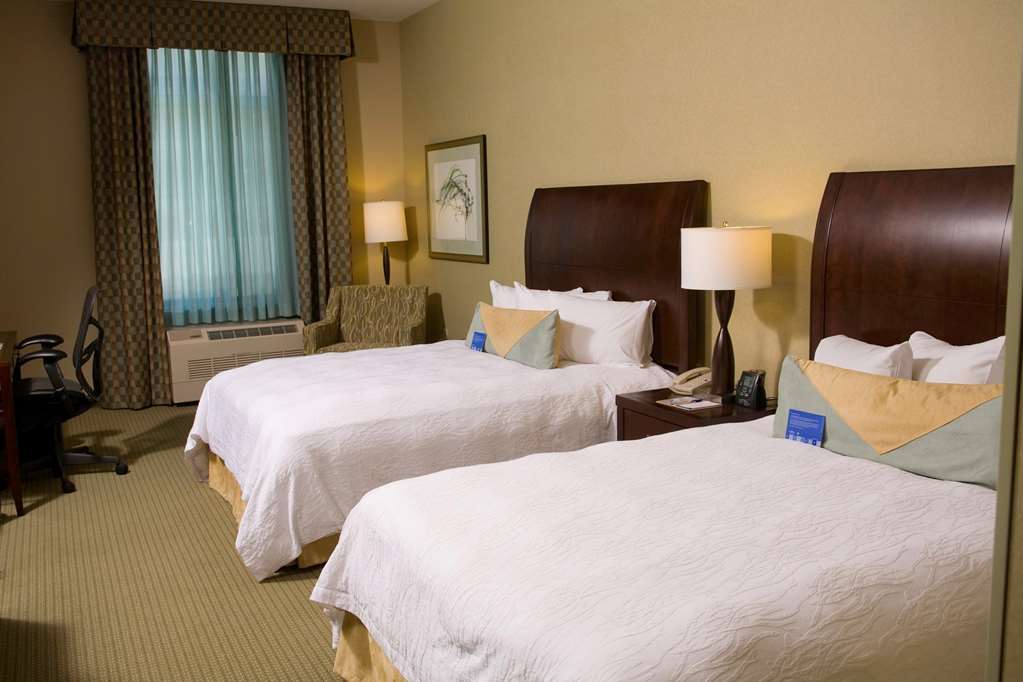 Hilton Garden Inn Устър Стая снимка