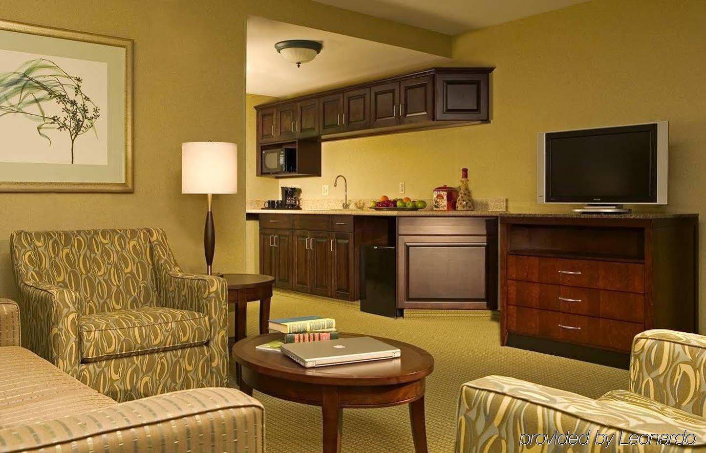 Hilton Garden Inn Устър Екстериор снимка
